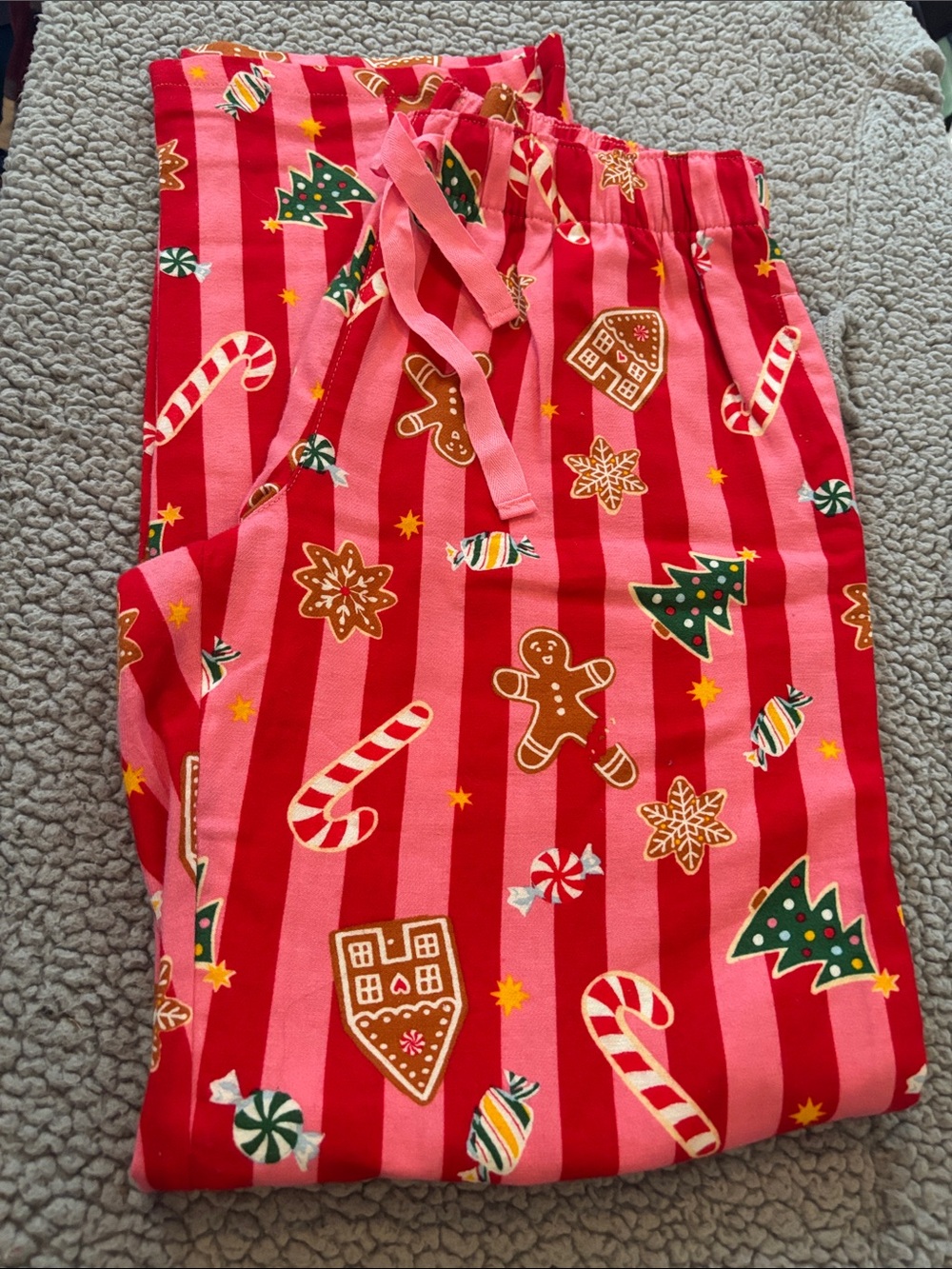 NWOT Old Navy Christmas Flannel Red and Pink Holiday Candy Stripe Pajama Pants
